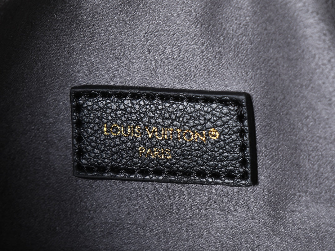 146PE40B Popular leather bag