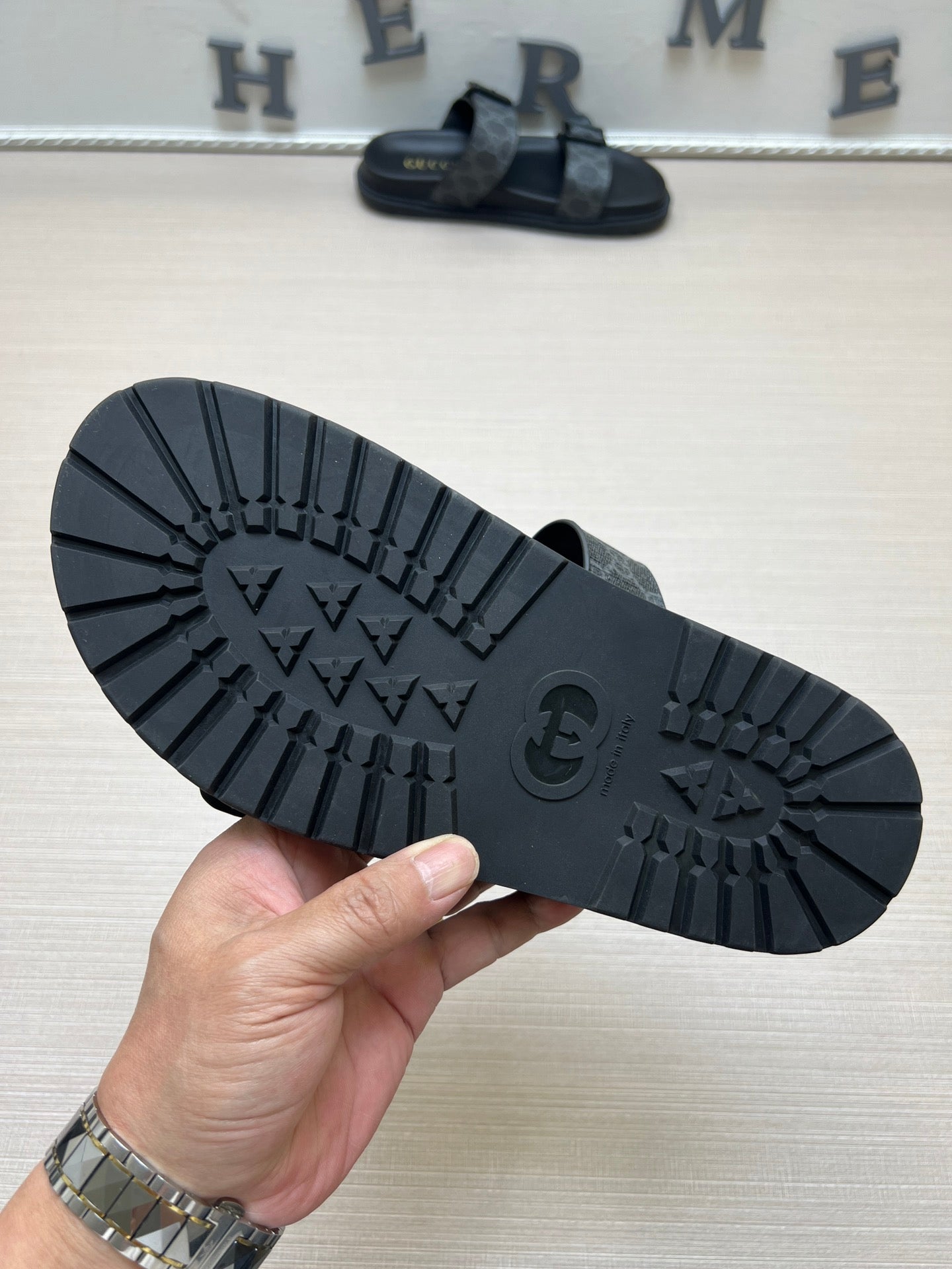 54B92Z Popular slippers