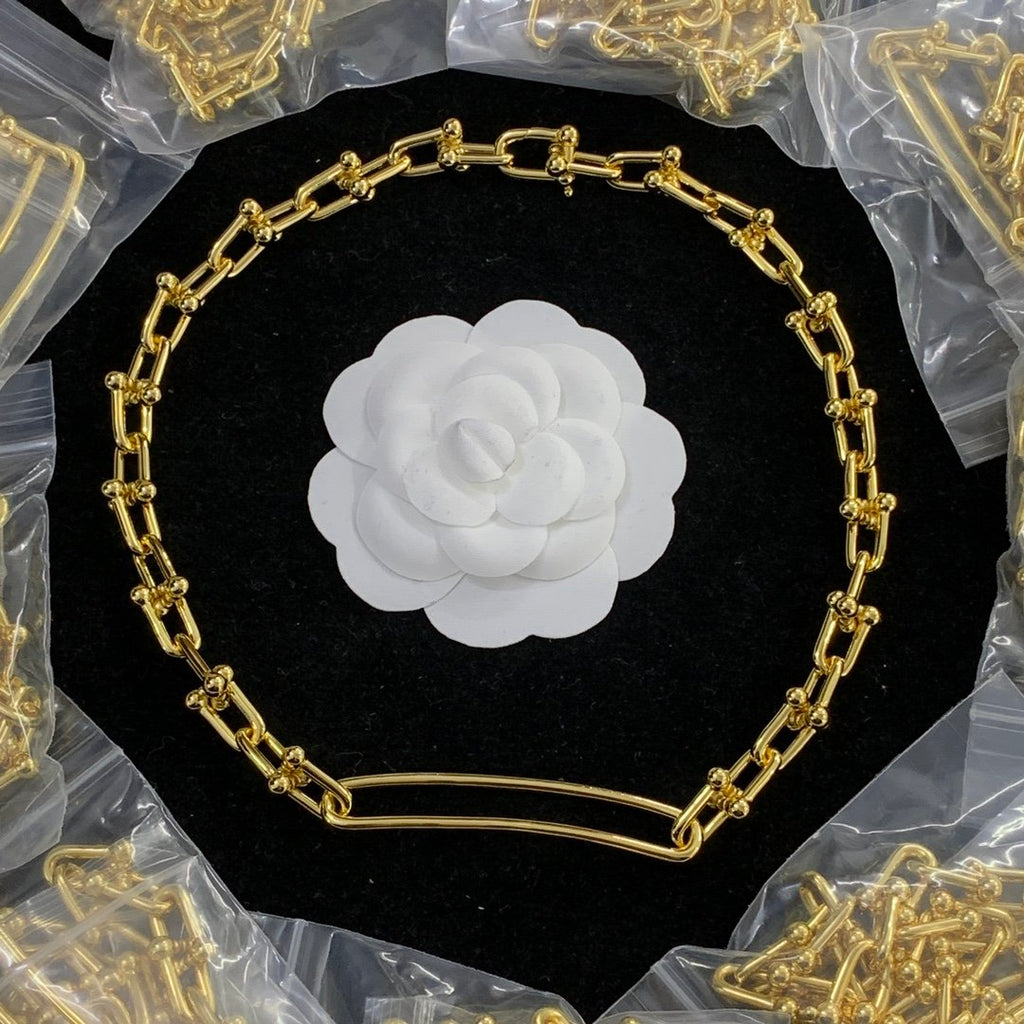 8XT33X  Popular     Earring Bracelets Necklaces