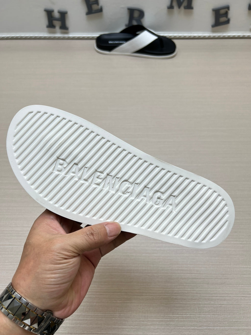 54J98Z Popular slippers