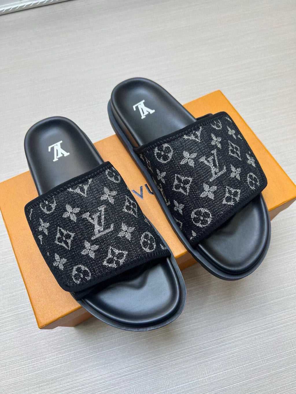 5LE207Z Popular Slippers
