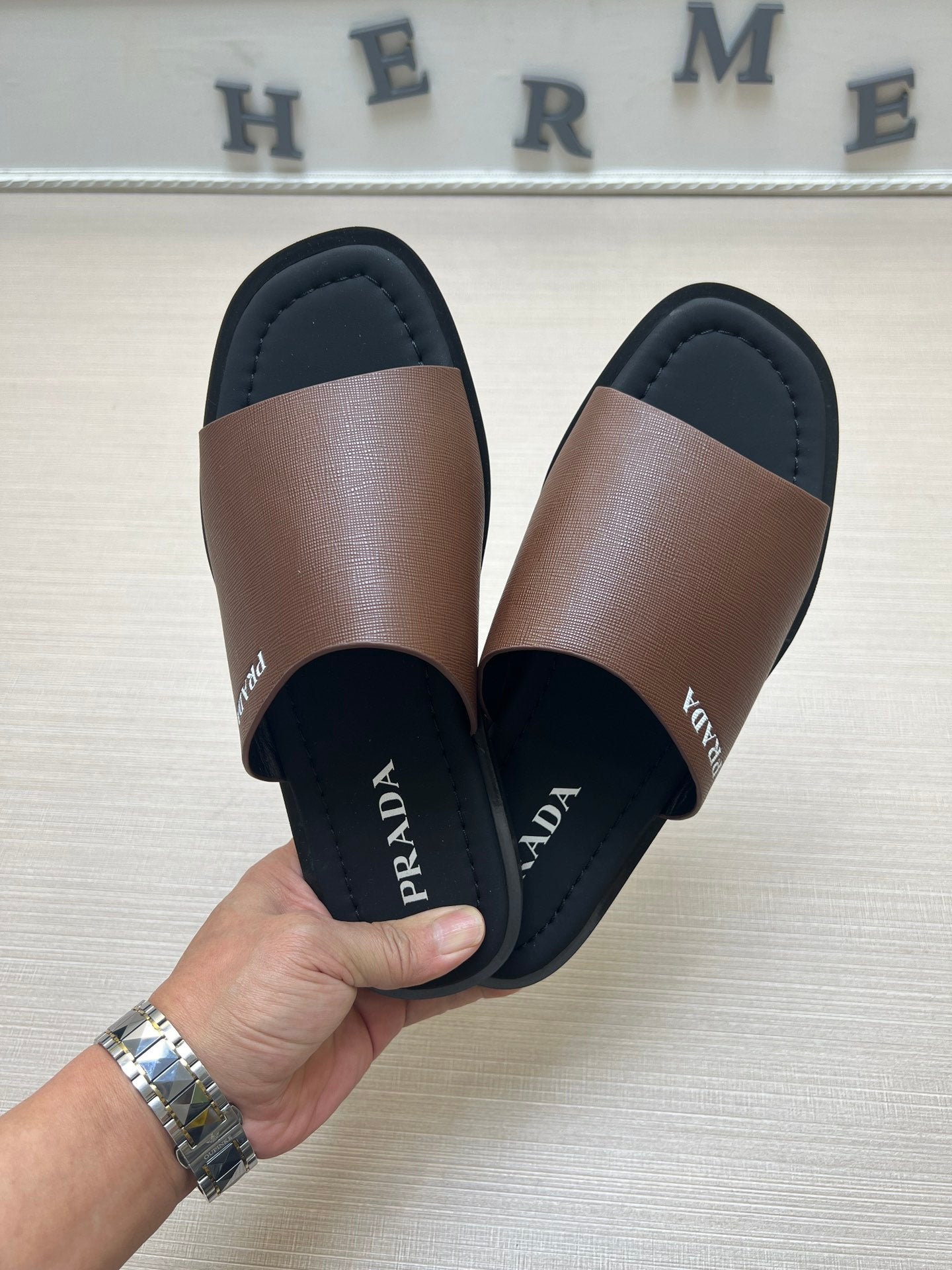54PD76Z Popular slippers