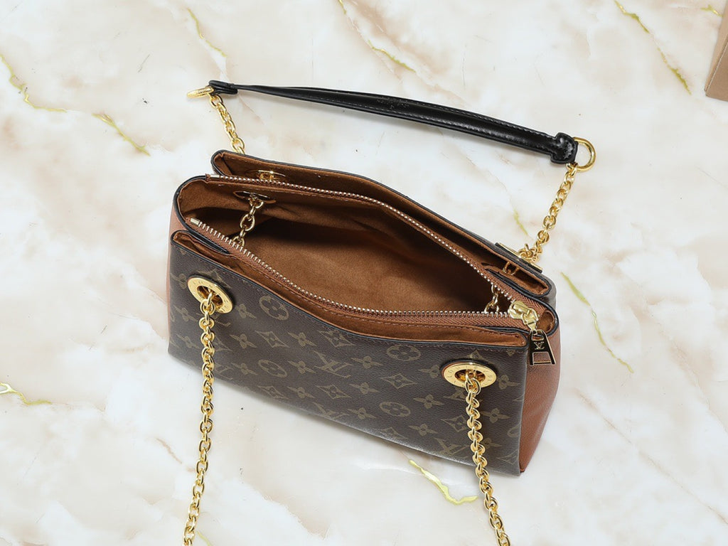 136PE75B Popular leather bag