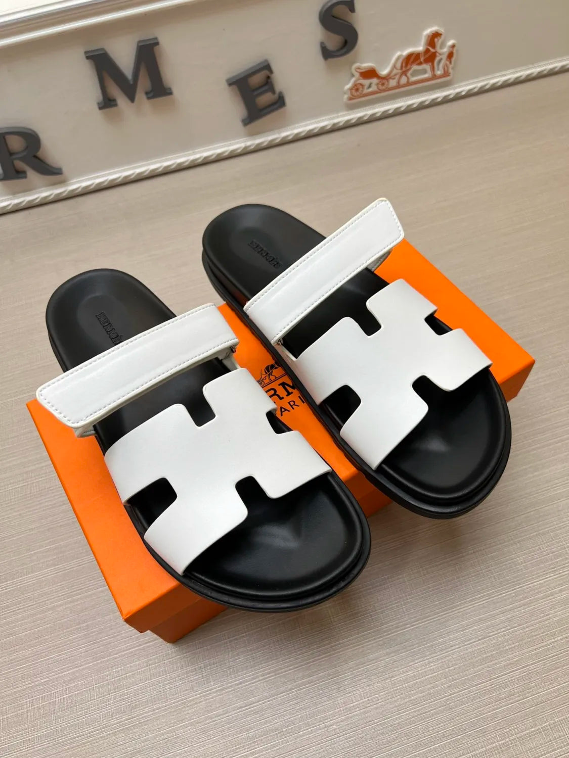 54H1Z Popular slippers