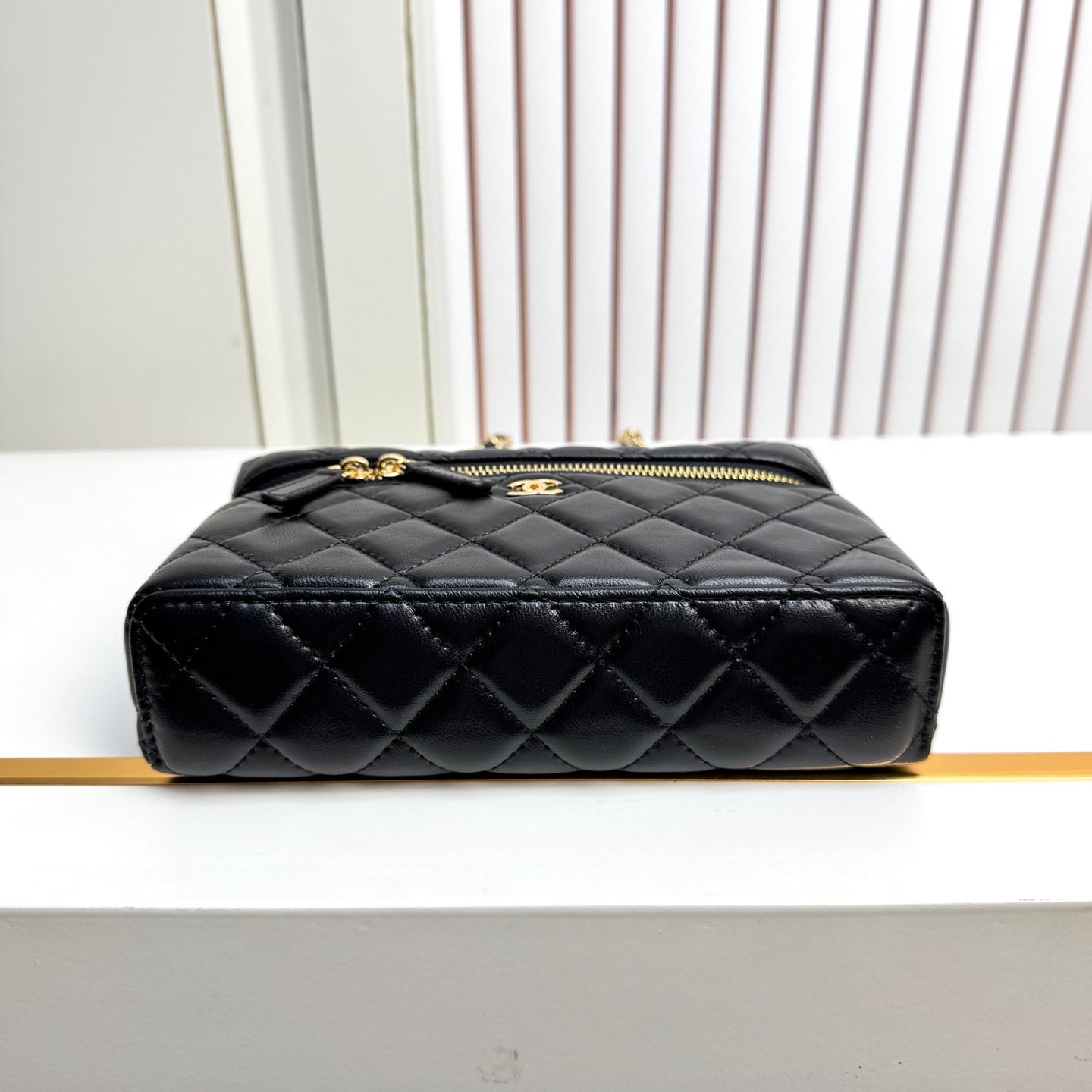 B1X66C19  Popular leather bag
