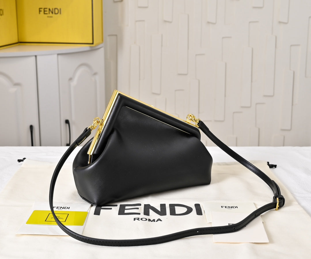 B1N46F8 Popular leather bag