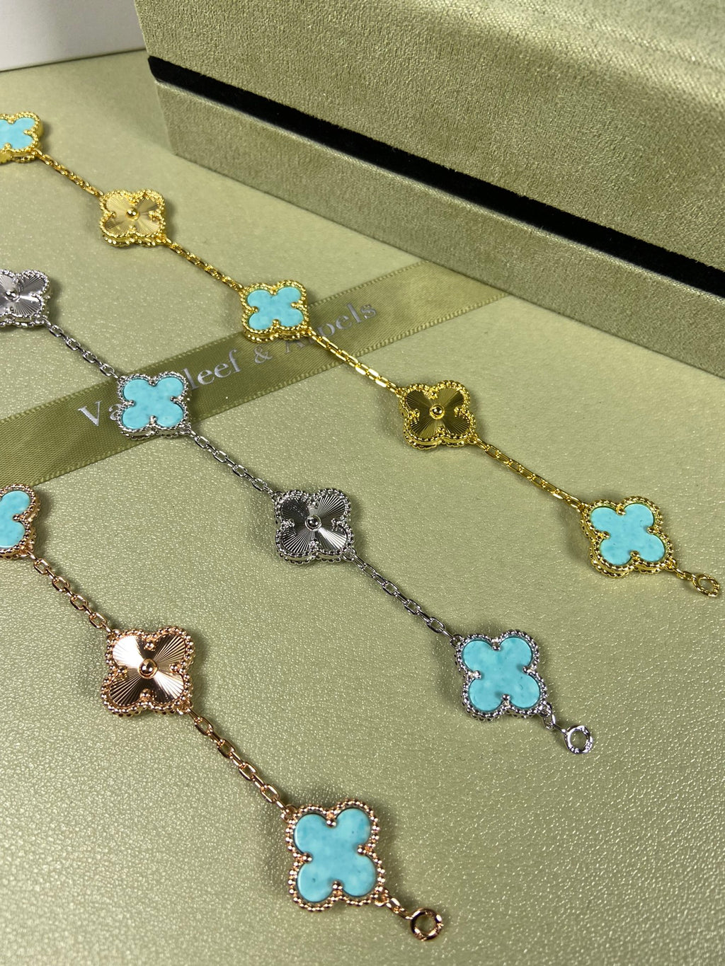 5XVA181K  Popular bracelets  5 flowers normal size1.5cm flower