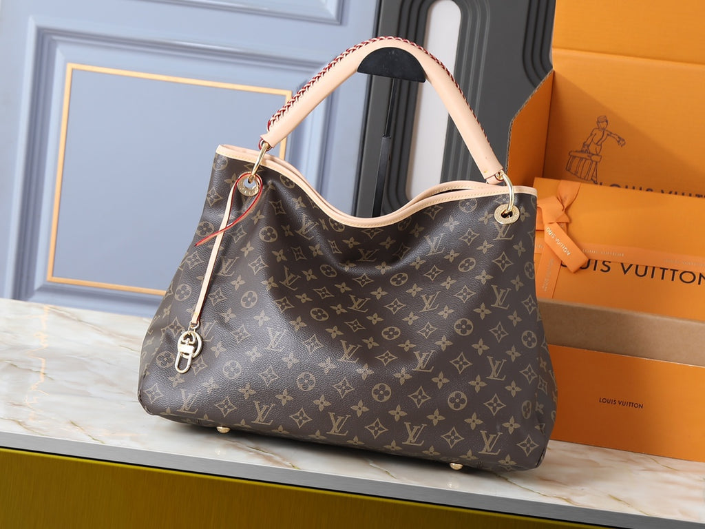 146PE65B Popular leather bag