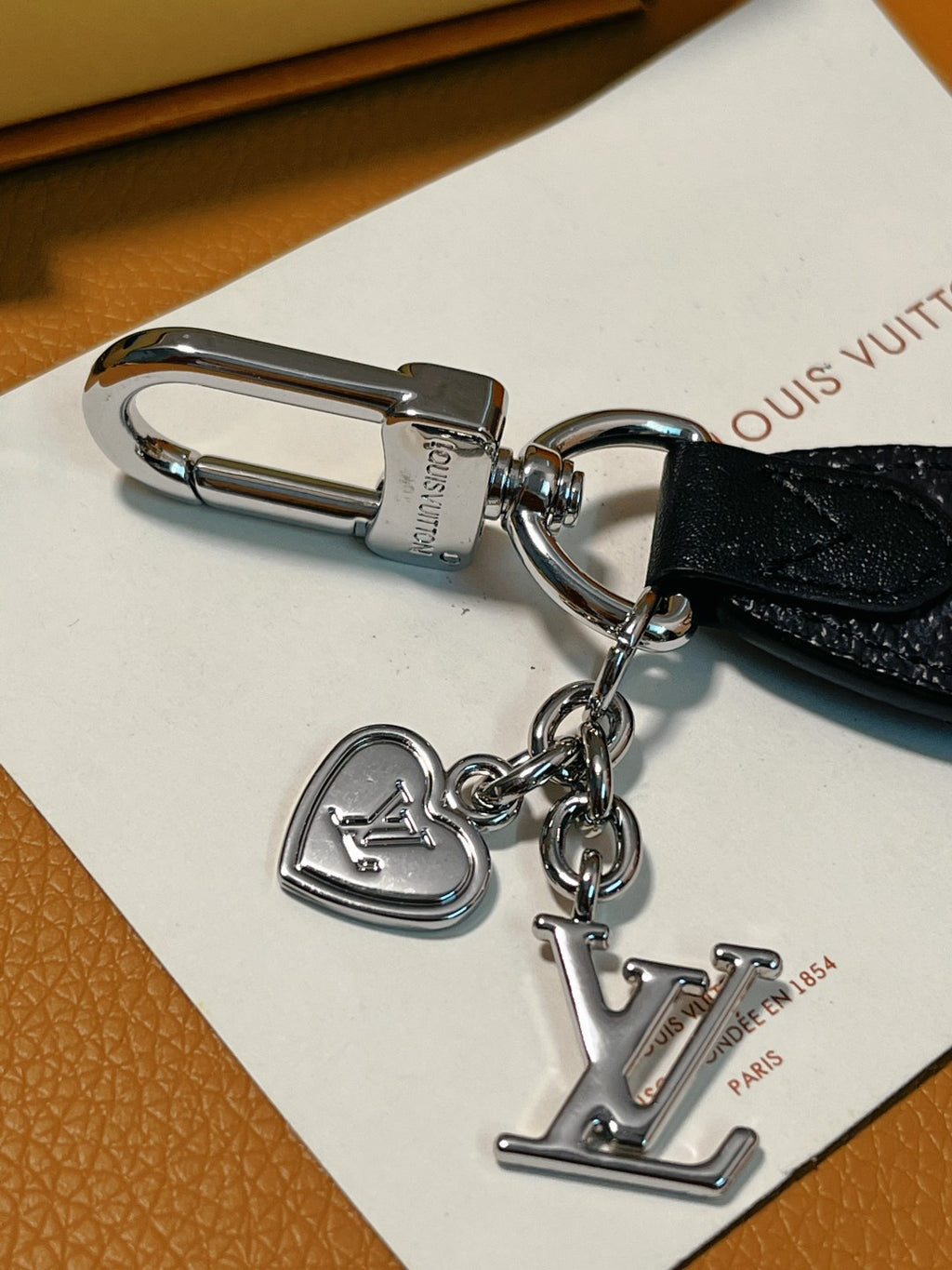 35QE8A Popular bag 's charms accessories