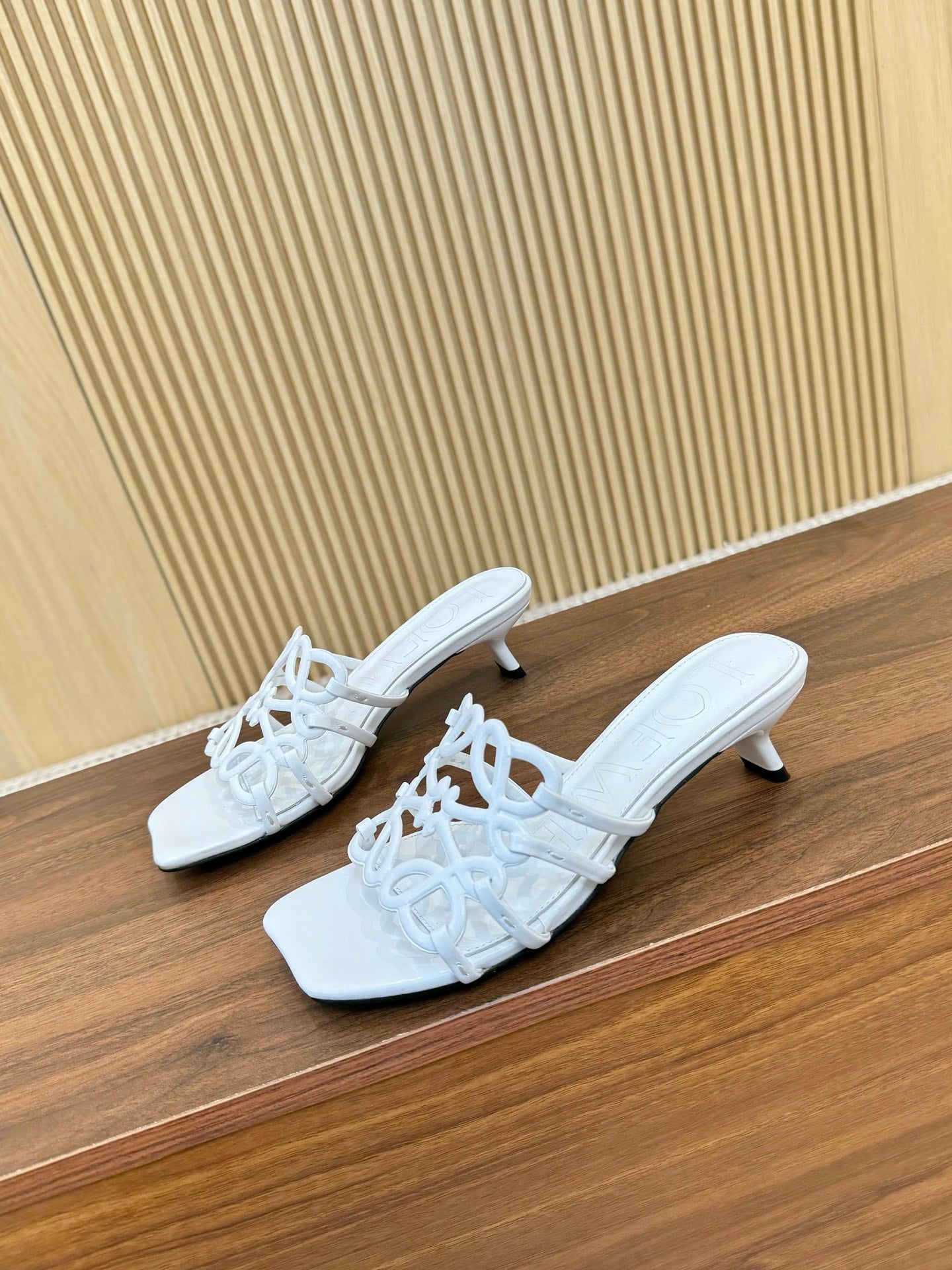Z2X66A20 Popular high-quality leather Shoes