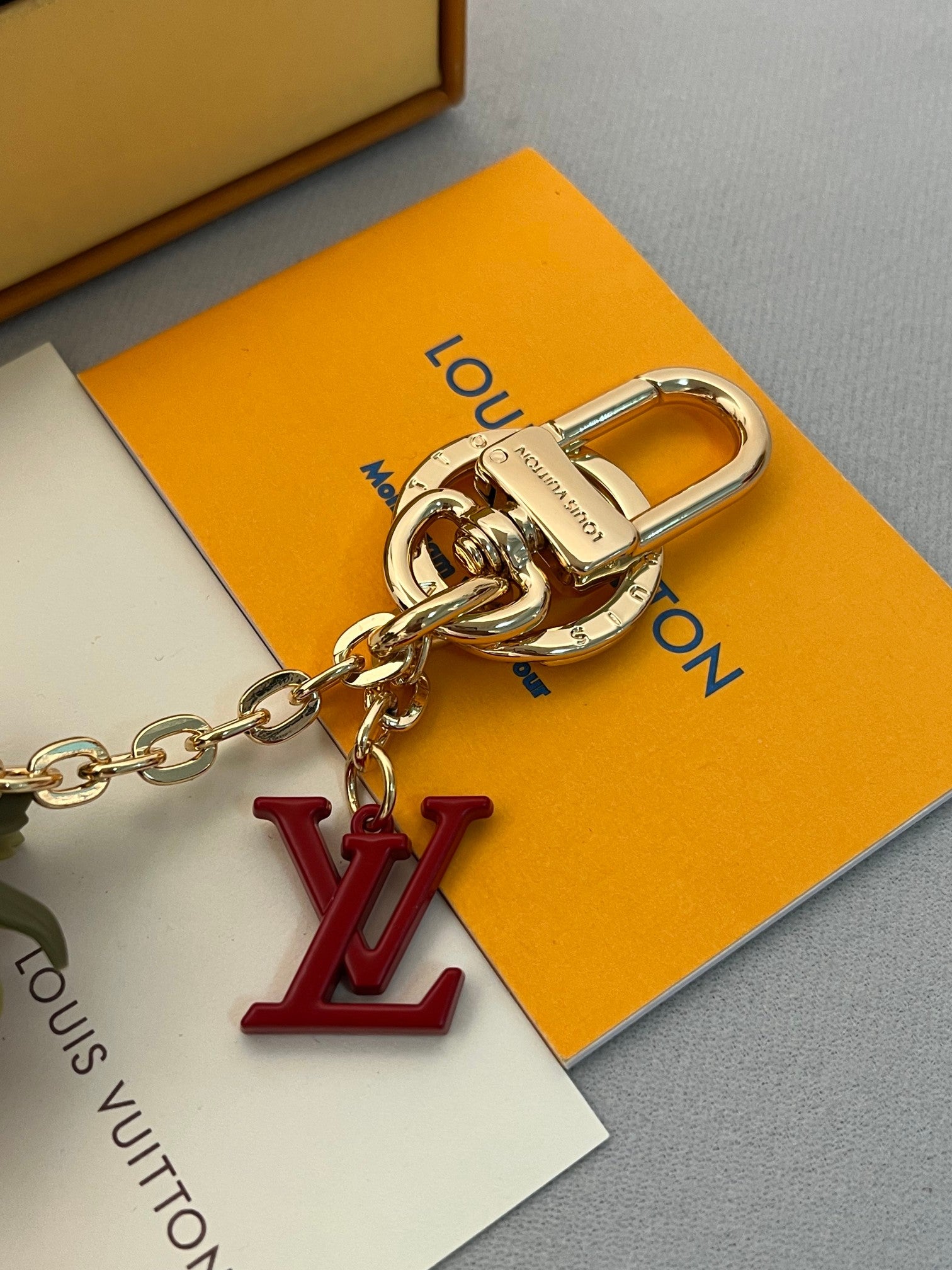 35ZE19A Popular bag 's charms accessories