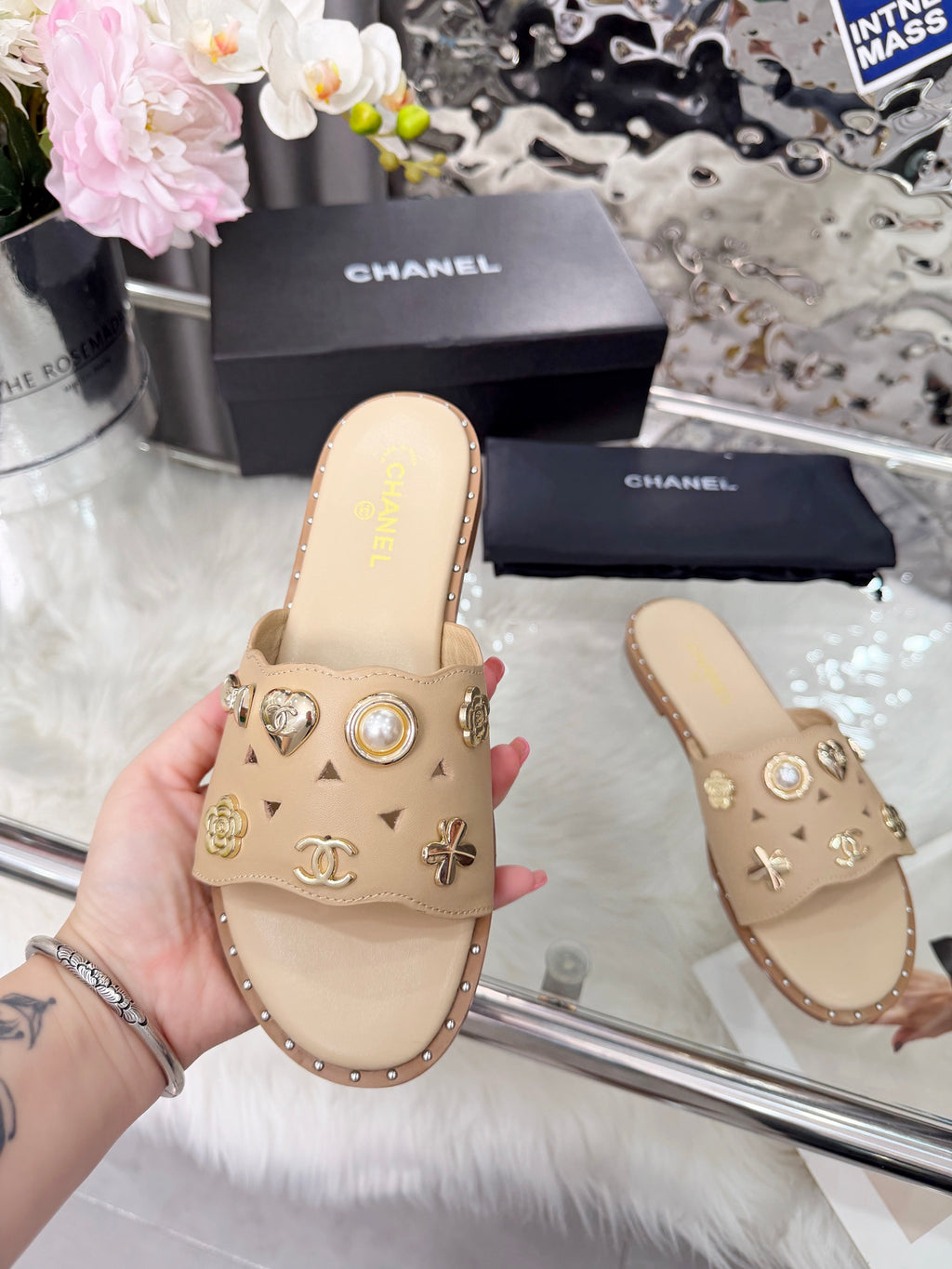 Z2X66C42  Popular high-quality leather slippers