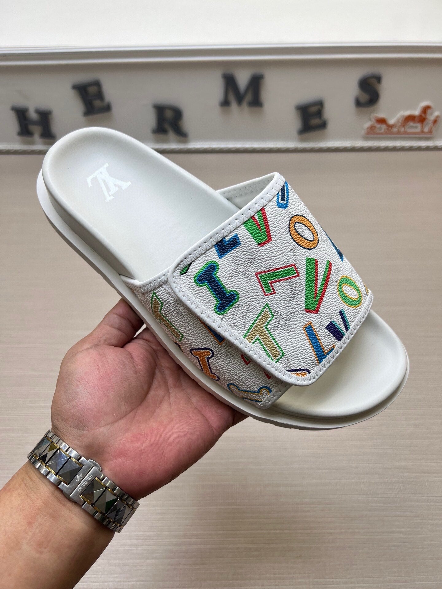 5WE247Z Popular Slippers