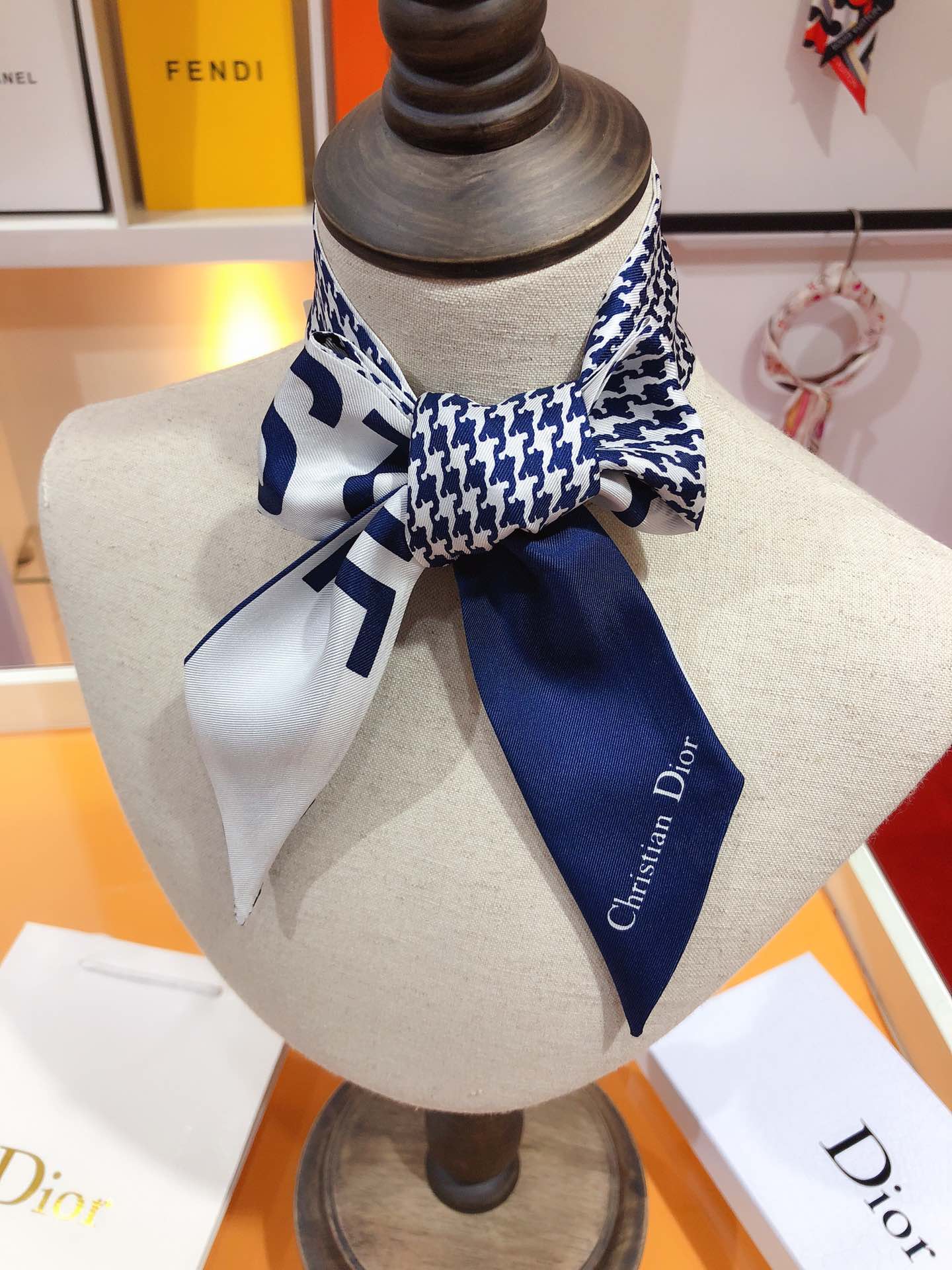 146ND4W Popular Silk Scarve