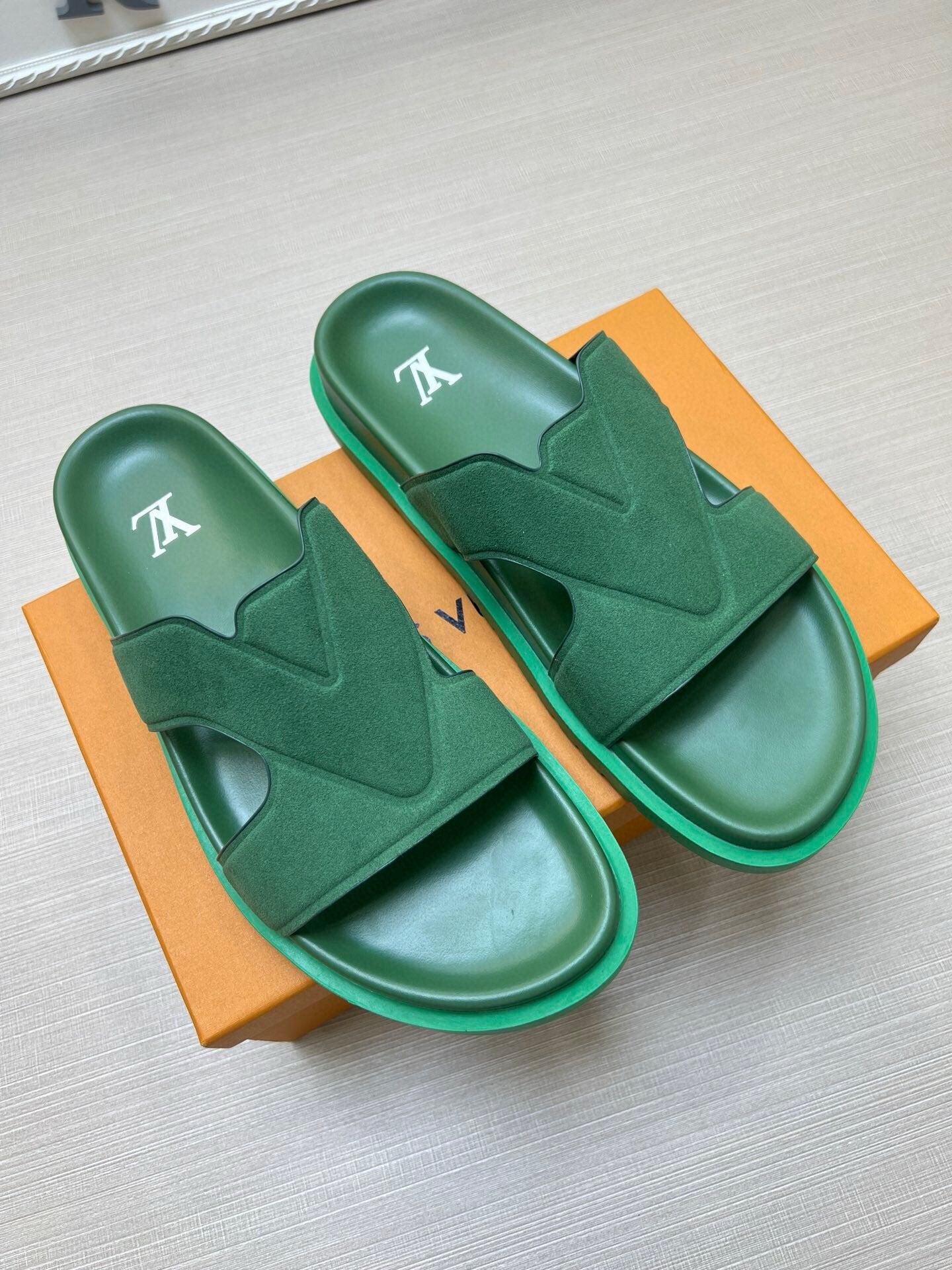 5LE229Z Popular Slippers