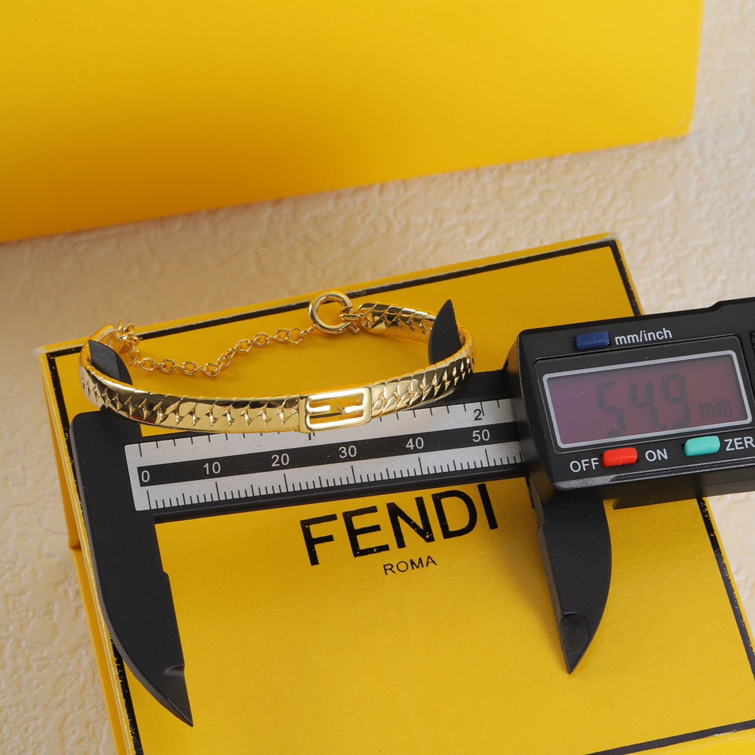 14F589K  Popular Bracelets