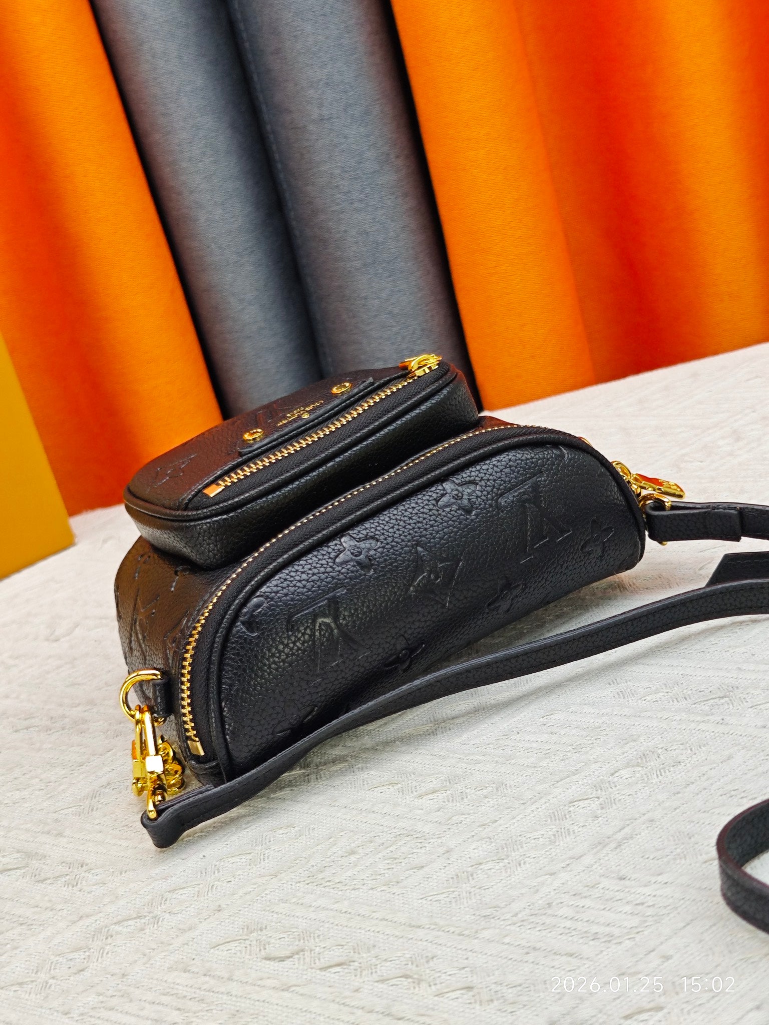 146PE75B Popular leather bag