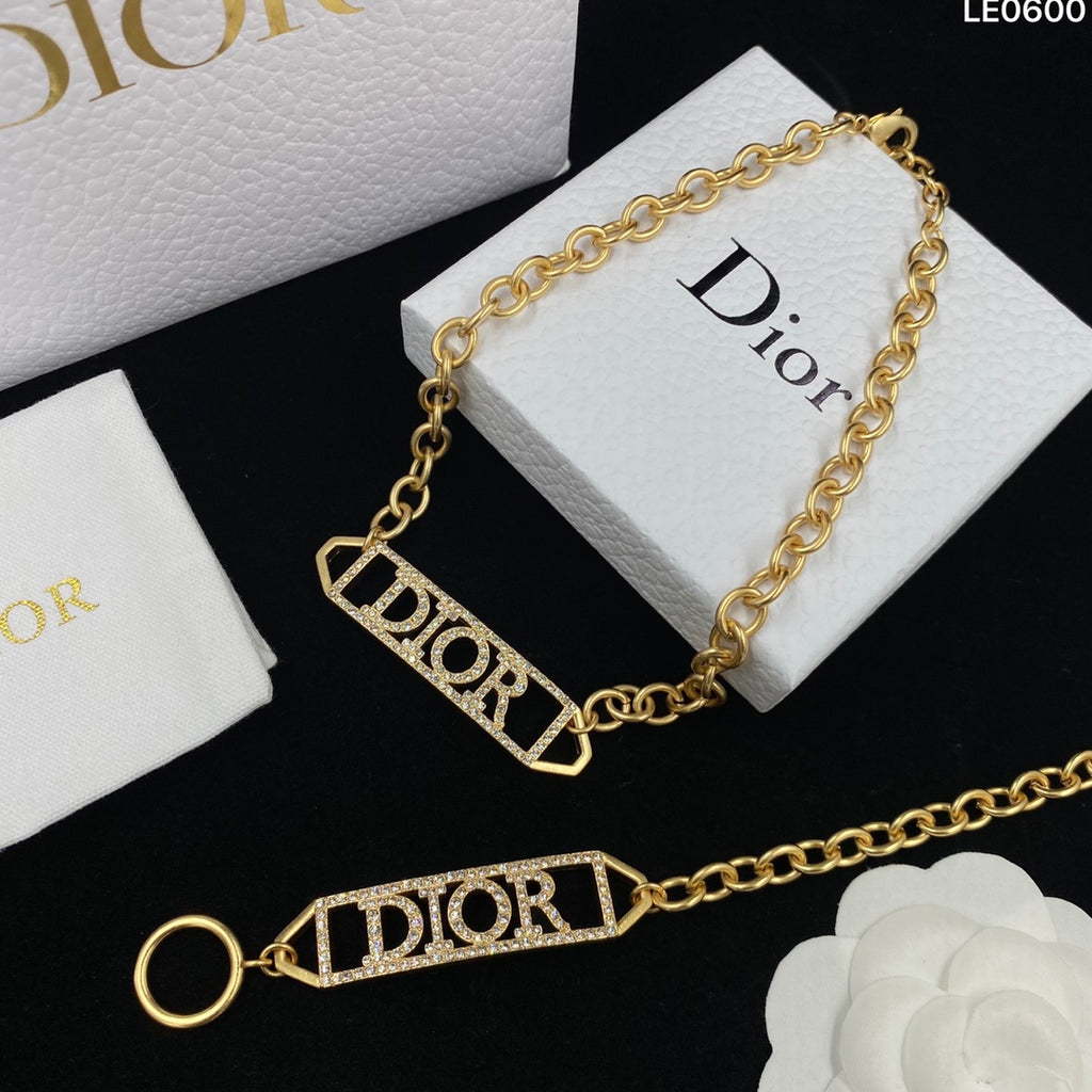 165ND7X Popular    Bracelets