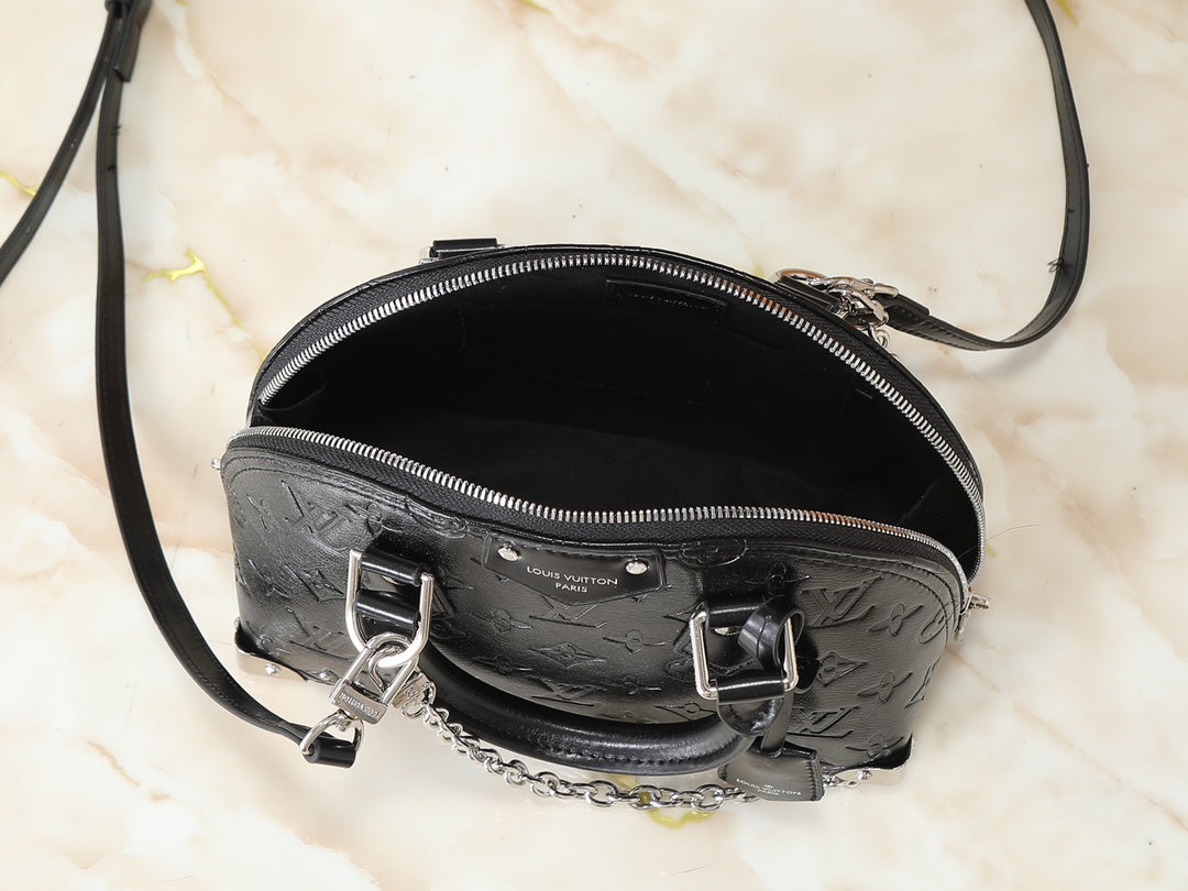 146PE87B Popular leather bag