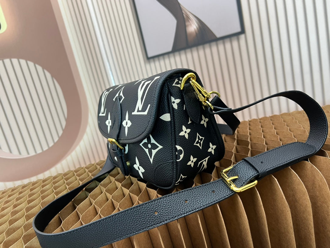 2XE028B Popular leather bag 