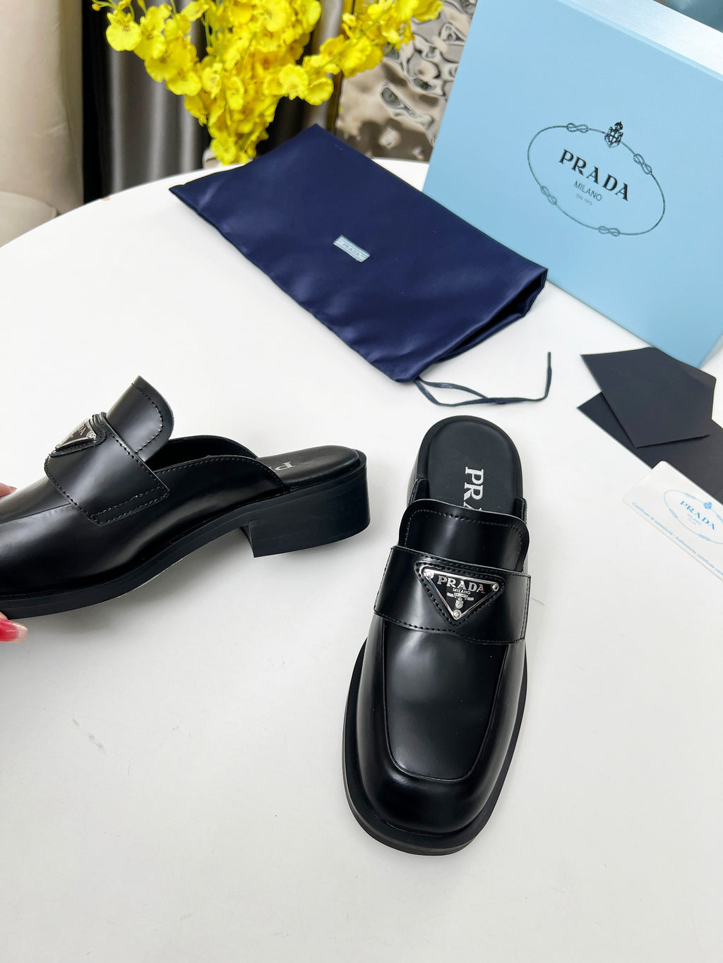 2105QP403Z Popular high-quality leather Shoes