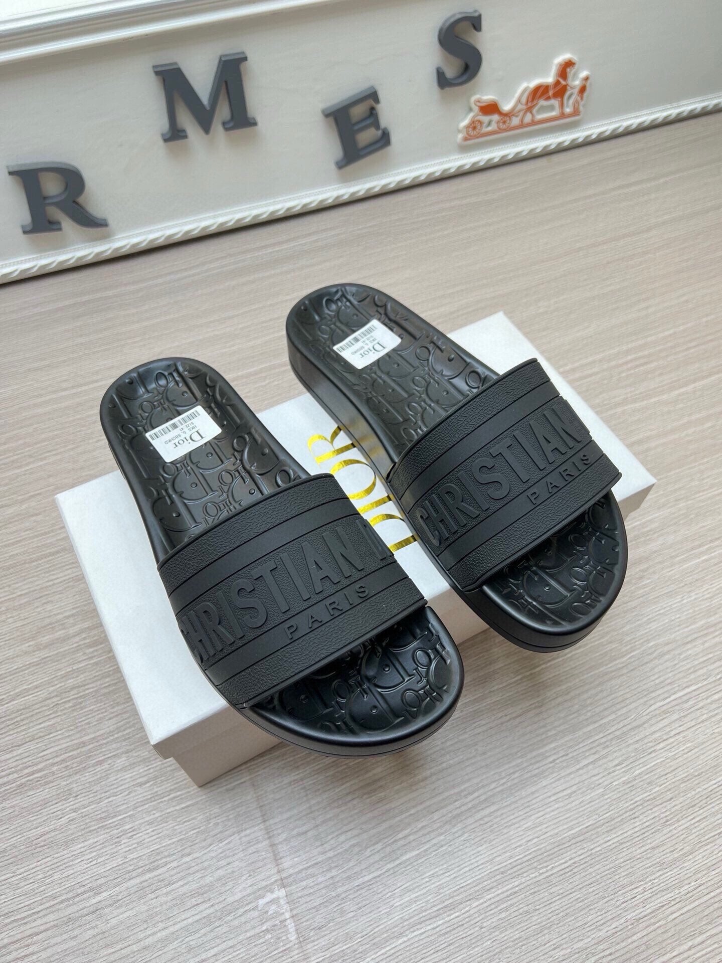 5LD212Z Popular Slippers
