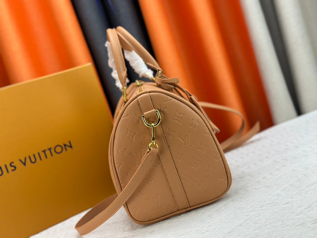 B1X56E29 Popular leather bag