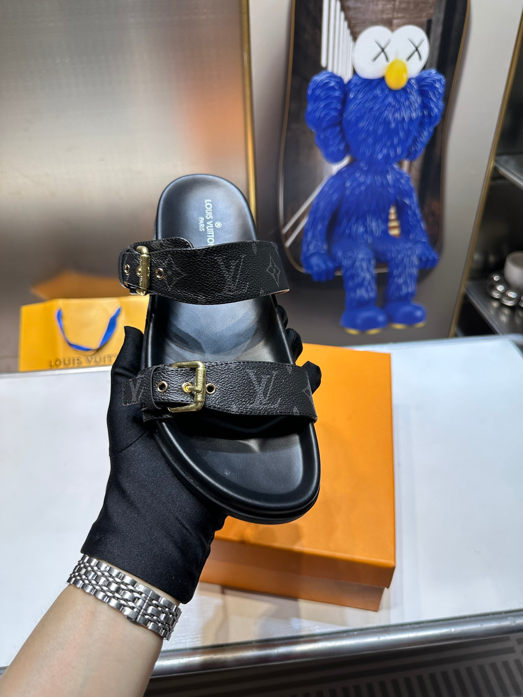 14E10Z Popular sandals