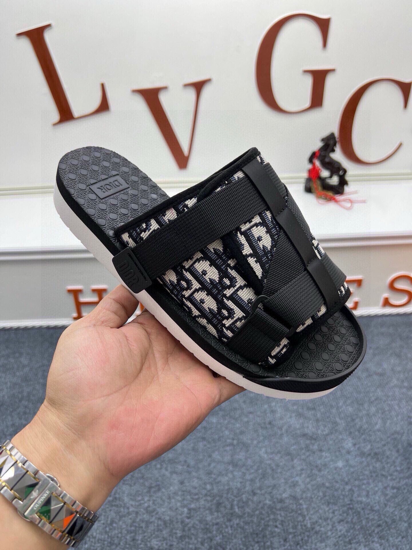 535ZD305Z Popular Slippers