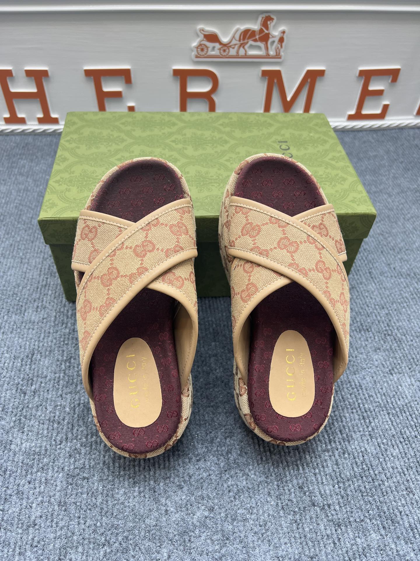 5YB69Z Popular Slippers