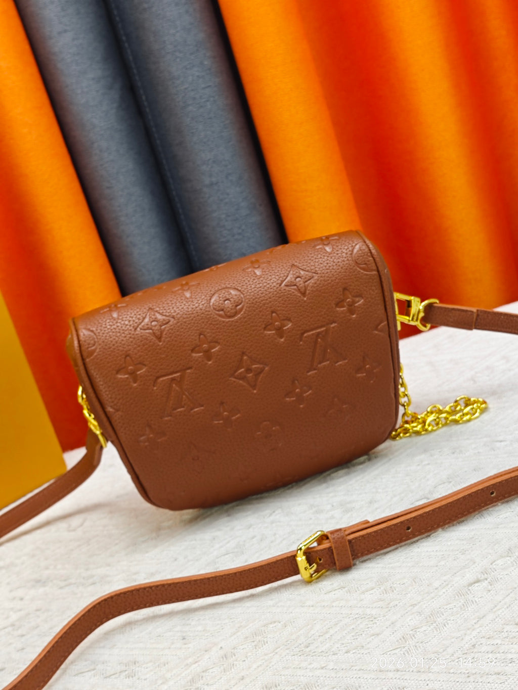 146PE75B Popular leather bag