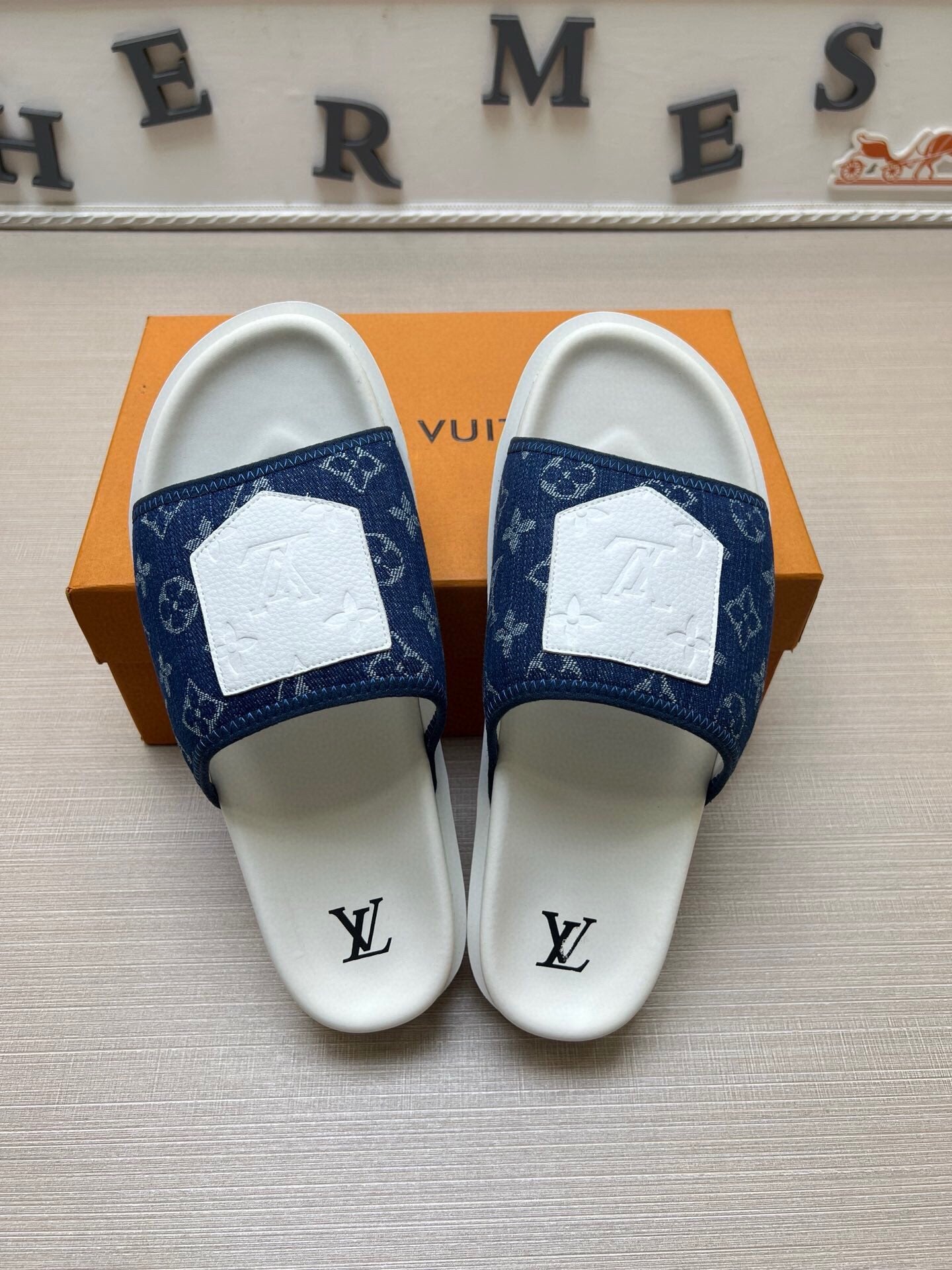 5WE252Z Popular Slippers