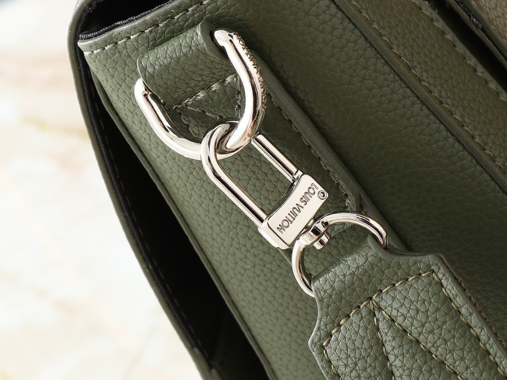 136PE77B Popular leather bag