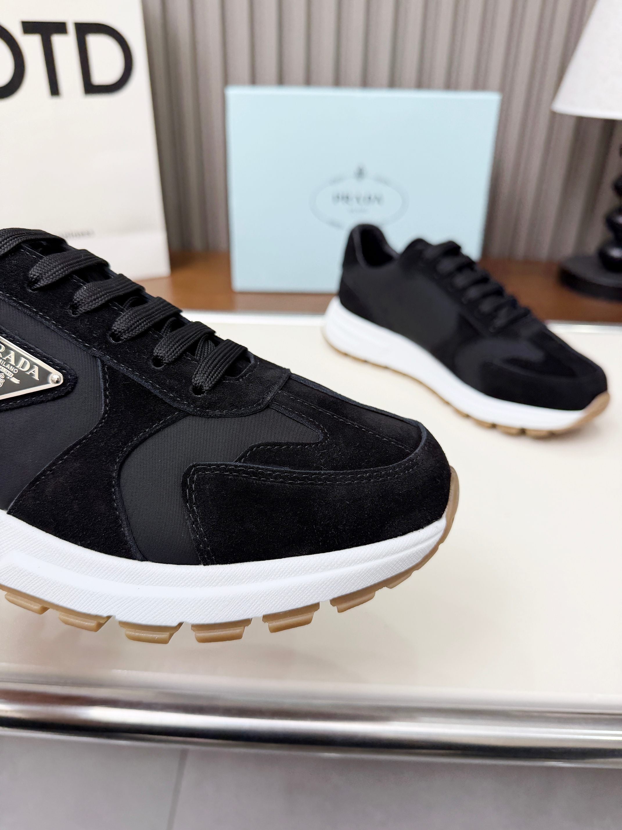 Z2P36P61 Popular high-quality leather Shoes