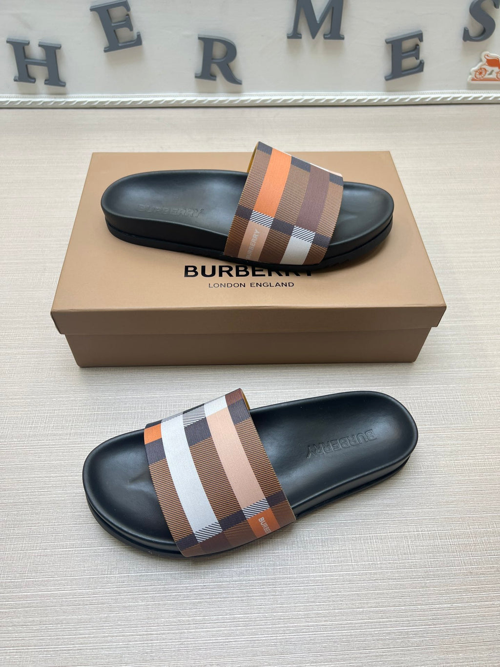 54R119Z Popular slippers