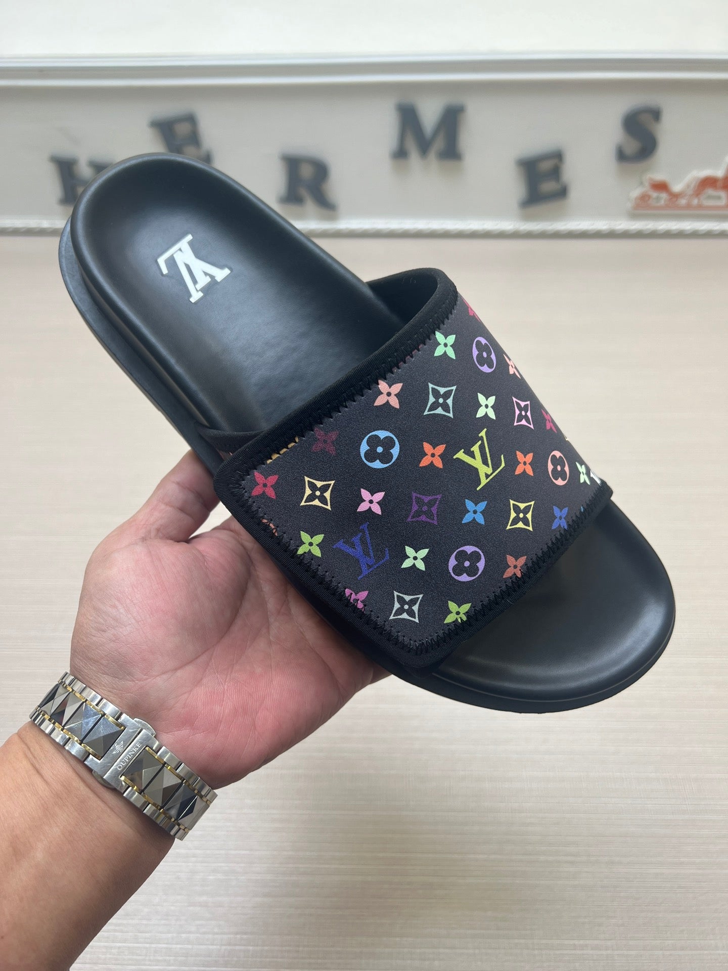 5LE207Z Popular Slippers