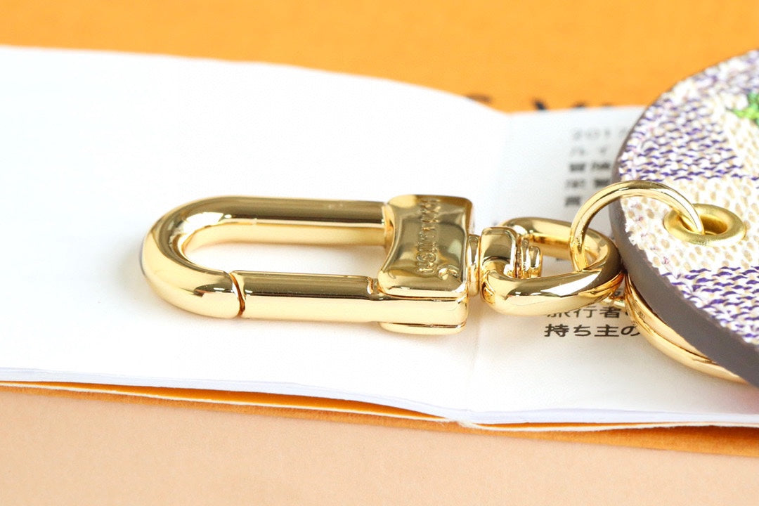 35ZE49A Popular bag 's charms accessories
