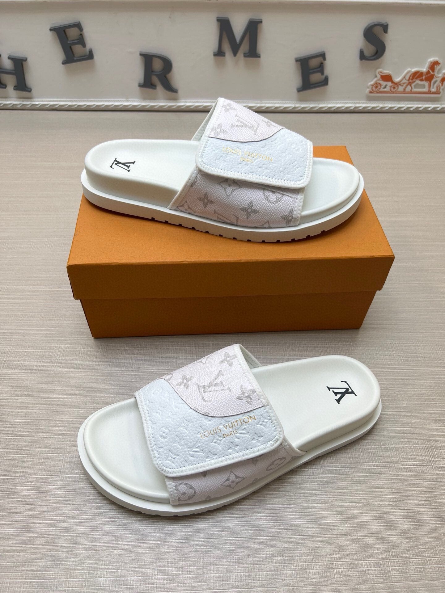 5WE250Z Popular Slippers