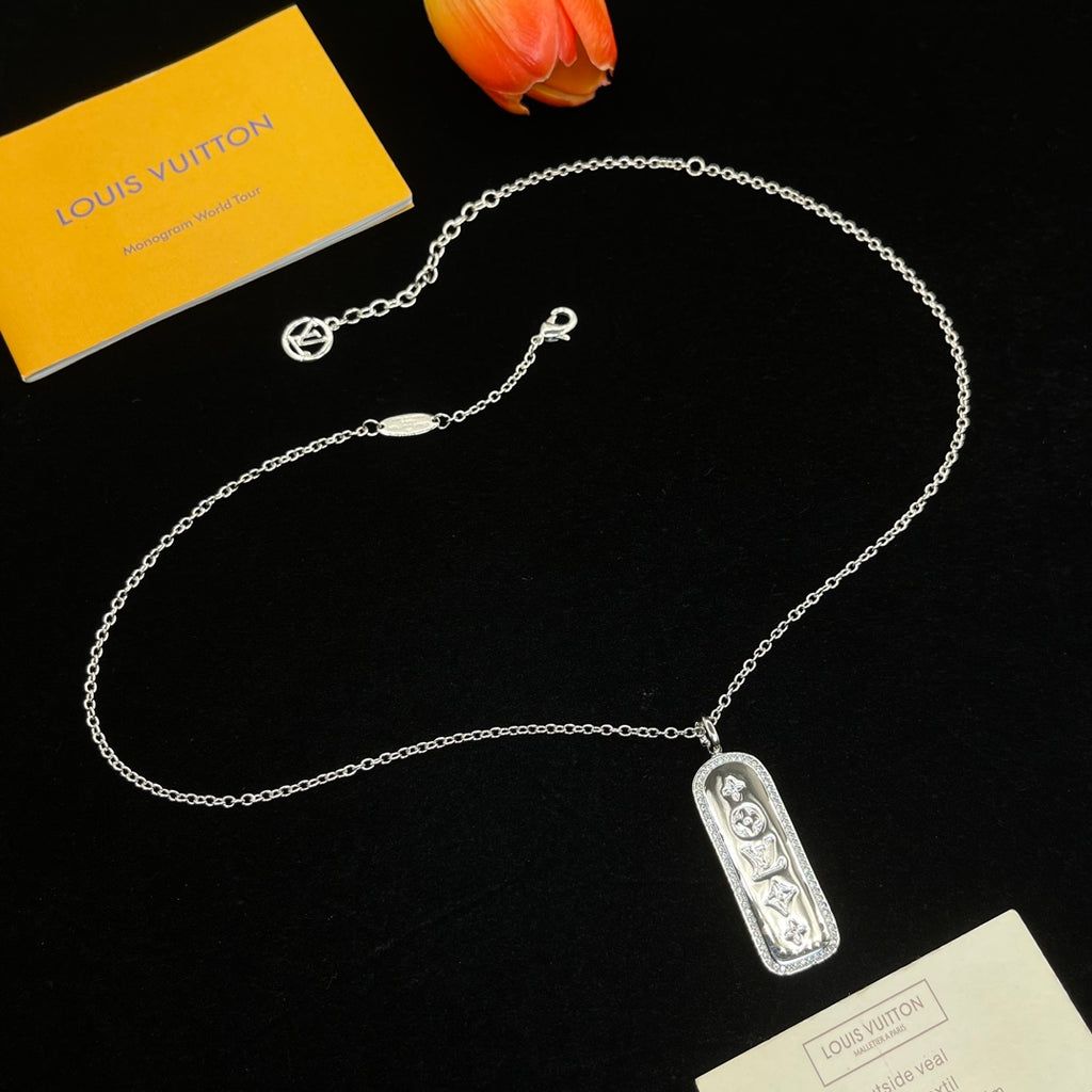 15QE128X Popular Necklace
