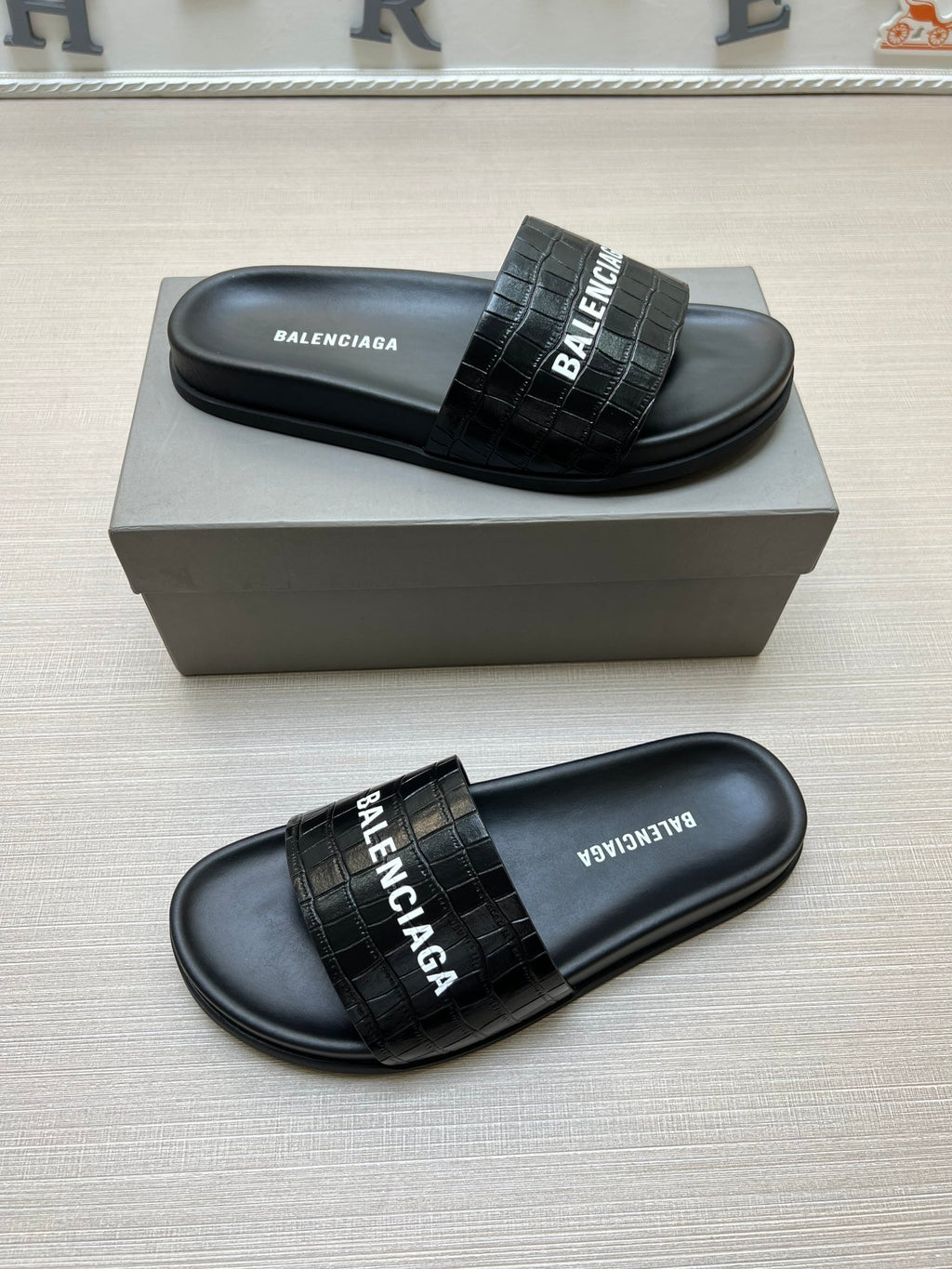 54J99Z Popular slippers