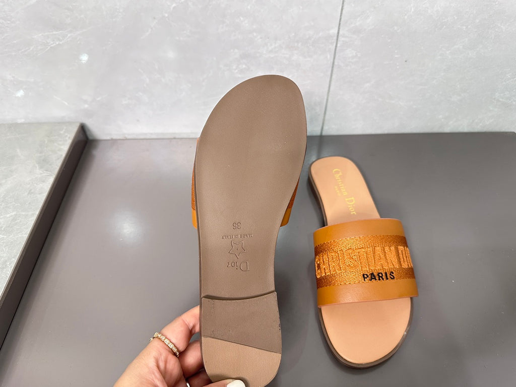 14D32Z Popular slippers