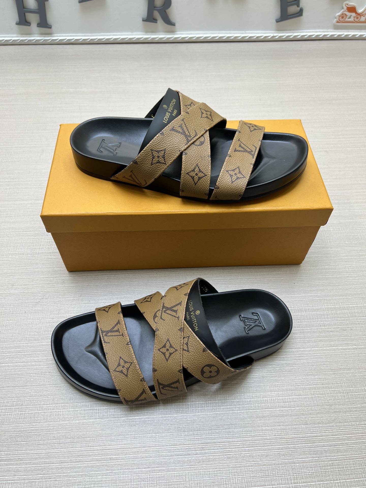 54E89Z Popular slippers