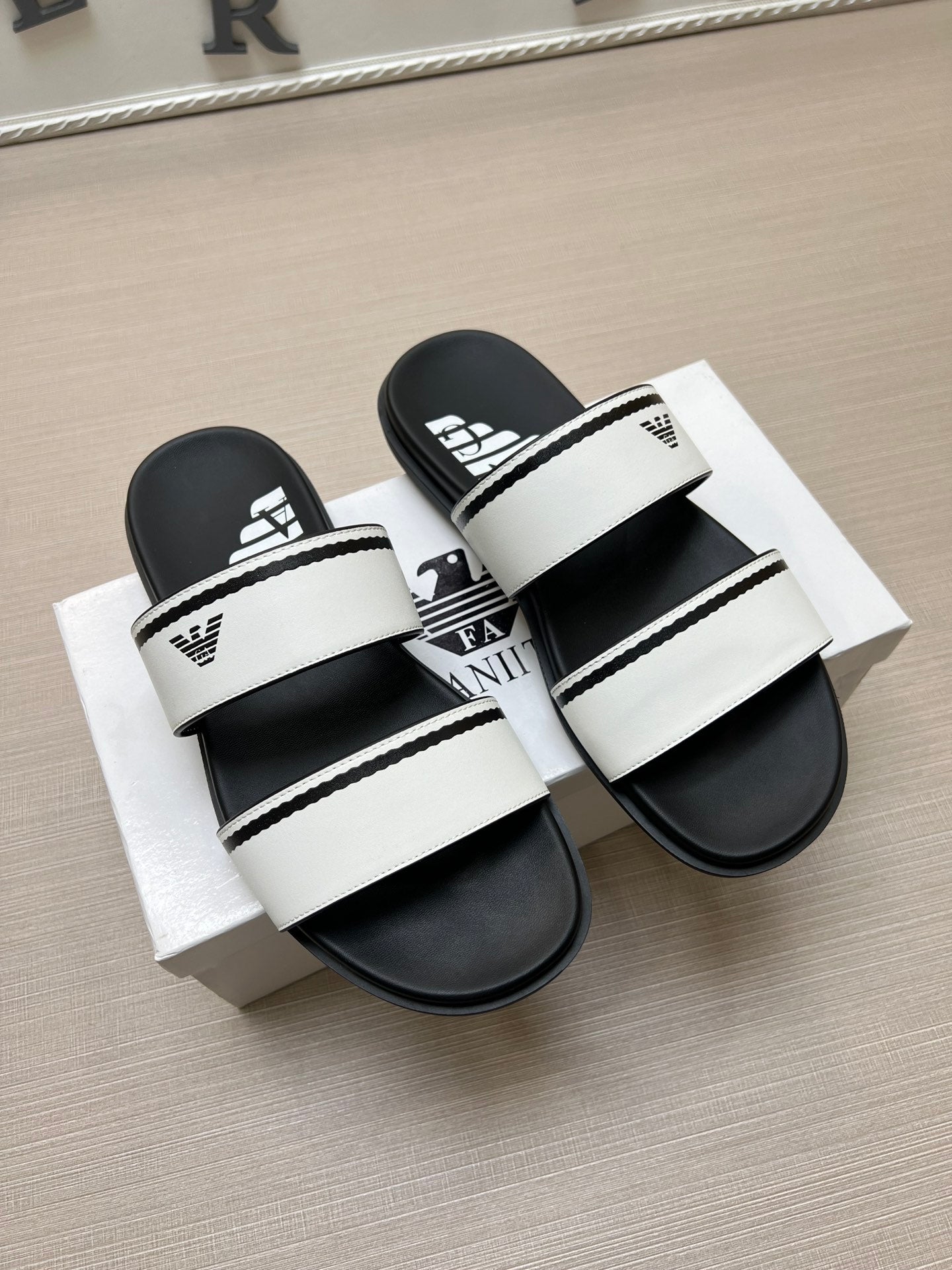 54A103Z Popular slippers