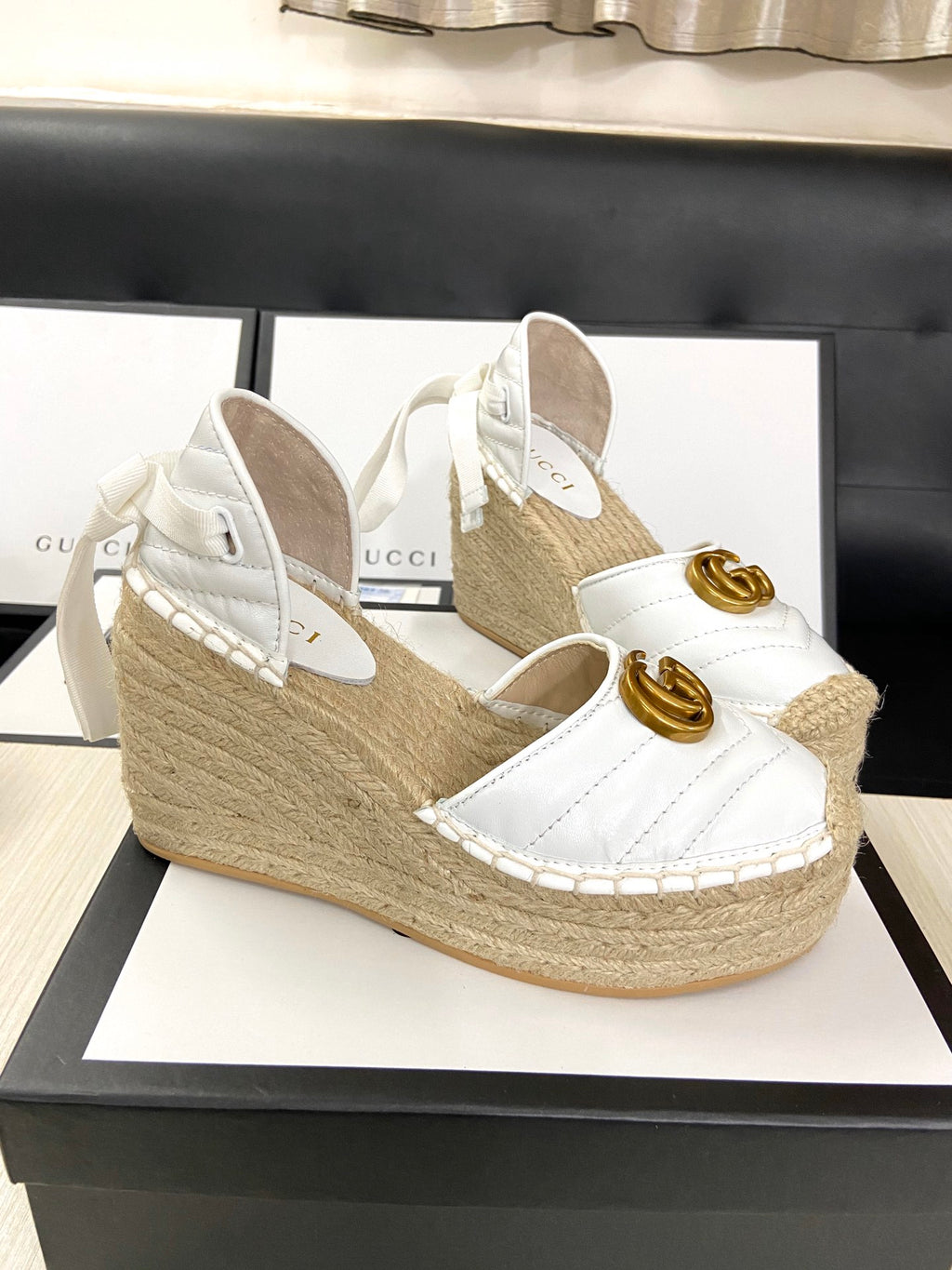 Z2X66B27 Popular leather High heels