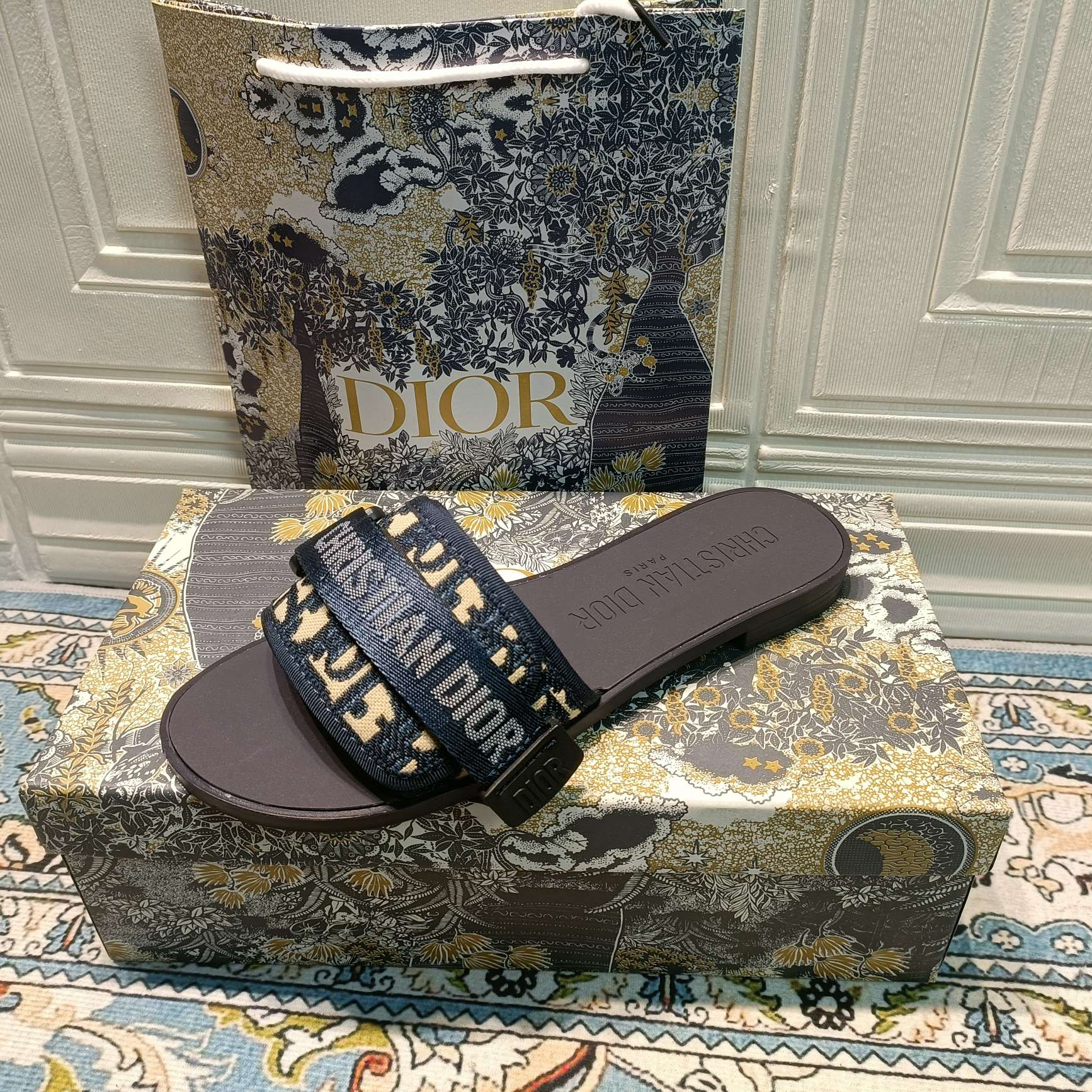 14D20Z Popular Slippers