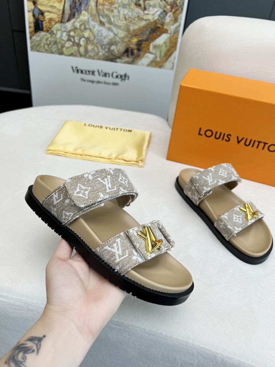 Z2X66B55 Popular high-quality leather slippers
