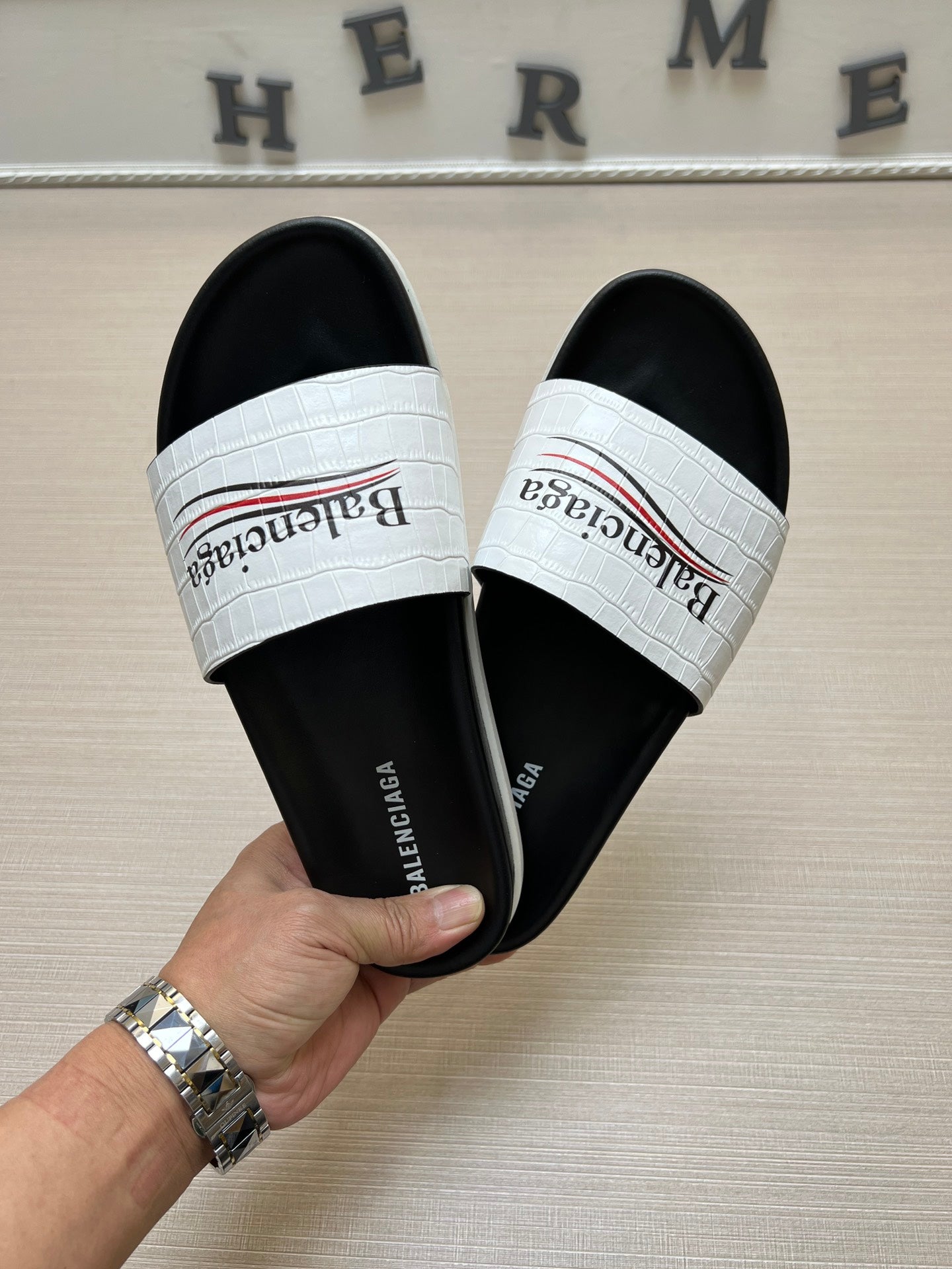 54J99Z Popular slippers