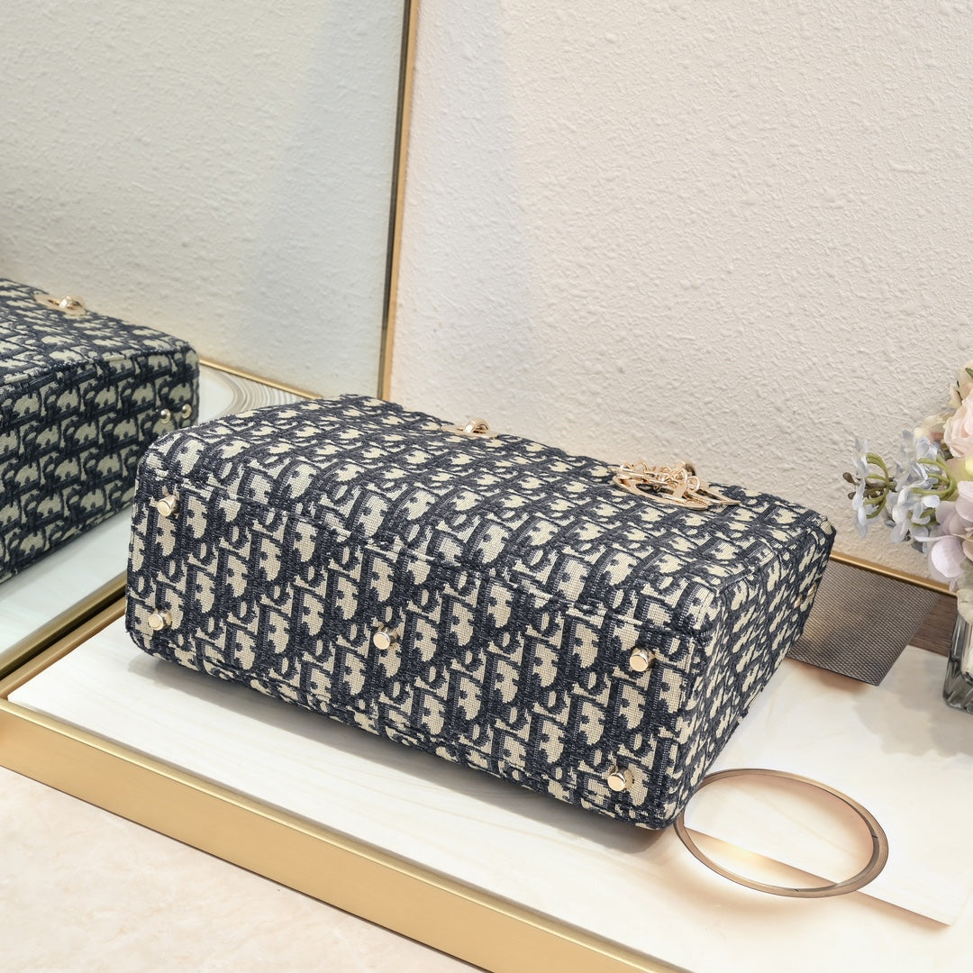 1XD439B Popular   embroidery bag