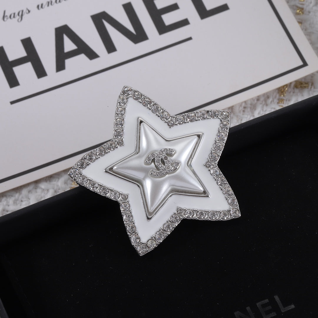14C1082X    Popular  Brooch