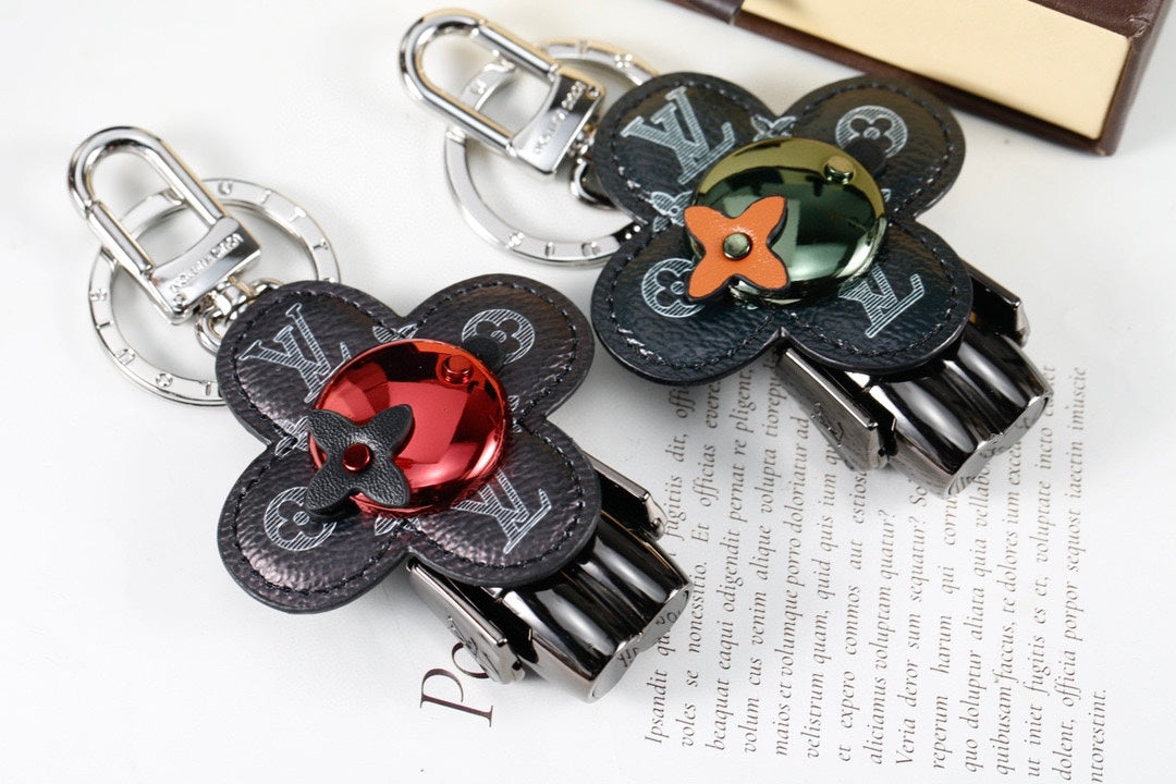 336BE15A Popular bag 's charms accessories